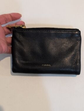 Fossil Lainie Black Pebbled Leather Zip Wallet  with Gold Hardware